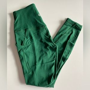 Lululemon aligns everglade green